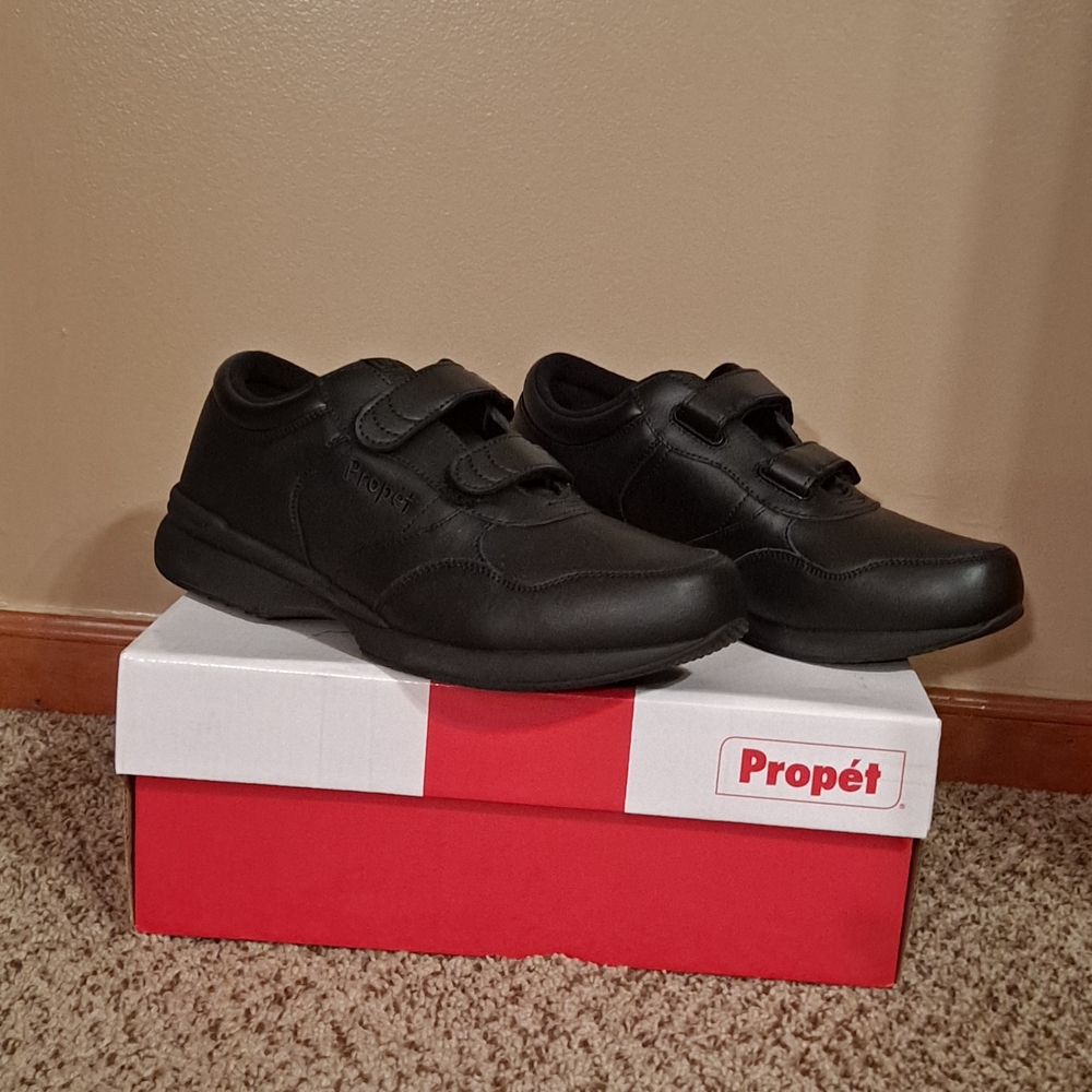 Propet Men's Black Leather Hook & Loop Strap Shoes 10.5X (3E)